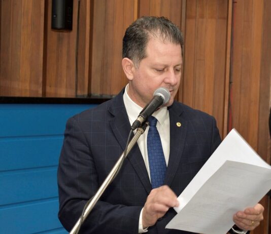 Deputado Renato cobra ao Incra a emissão dos títulos definitivos para assentados em Santa Rita do Pardo