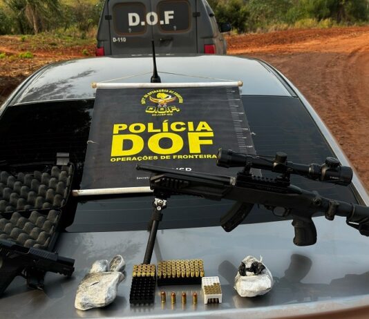 Homem é preso pelo DOF com rifle, pistola, munições e cocaína em Tacuru