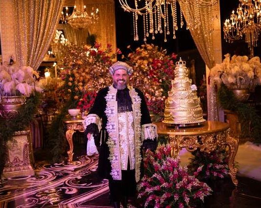 Dr. Joaquim Rosa chegou aos 52 anos com festa inspirada na corte europeia