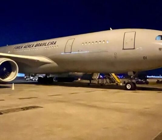 FAB envia quinto voo para resgatar brasileiros no Líbano