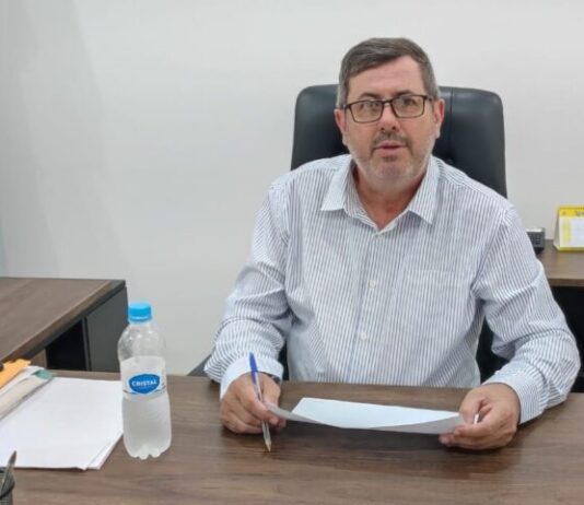 Reeleito vereador, presidente Careca comanda sessão na Câmara de Itaquiraí nesta segunda-feira