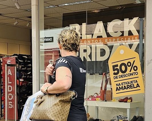 Procon de MS alerta consumidores para compras conscientes na Black Friday