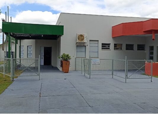 Geraldo Resende comemora entrega do Centro de Nefrologia de Naviraí