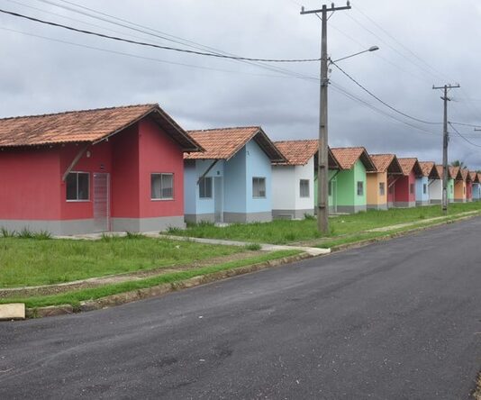 Geraldo Resende anuncia construção de 295 moradias em 10 municípios de MS