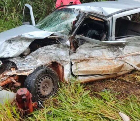 Colisão frontal entre carro e caminhão na BR-376 resulta na morte de jovem, em Dourados