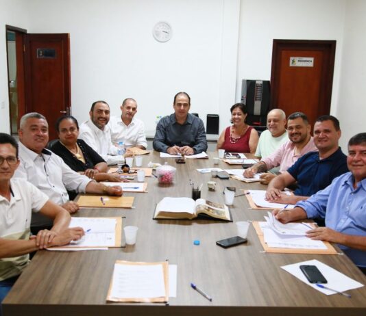 MUNDO NOVO: Câmara aprova projeto de reorganização administrativa em sessão extraordinária