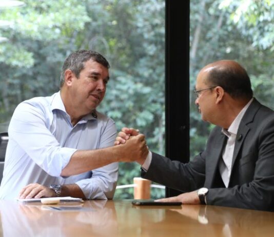 Barbosinha ‘passa bastão’ para Riedel e juntos já começam a planejar os desafios do Estado para 2025