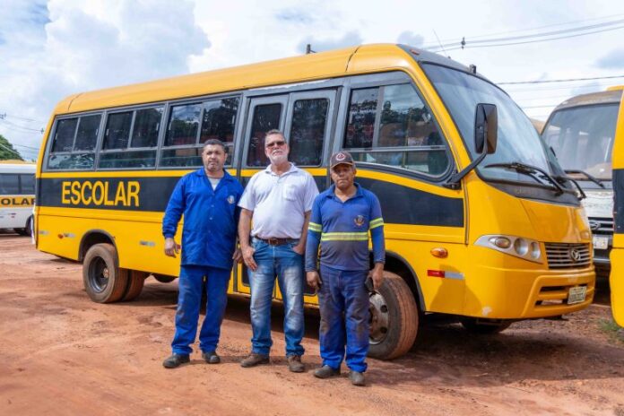 onibus-escolar-6799-768x512