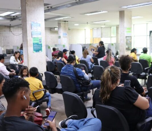 VAGAS DE EMPREGOS: Feirão no Shopping Bosque dos Ipês oferta 200 vagas na região norte da Capital