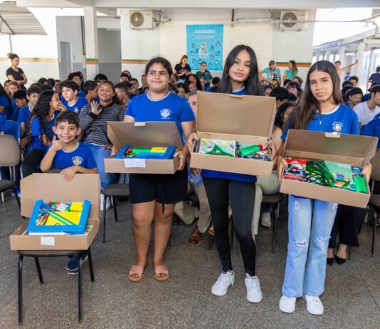 Governo de Naviraí inicia a entrega de 8.027 kits escolares: “Compromisso com o Futuro”