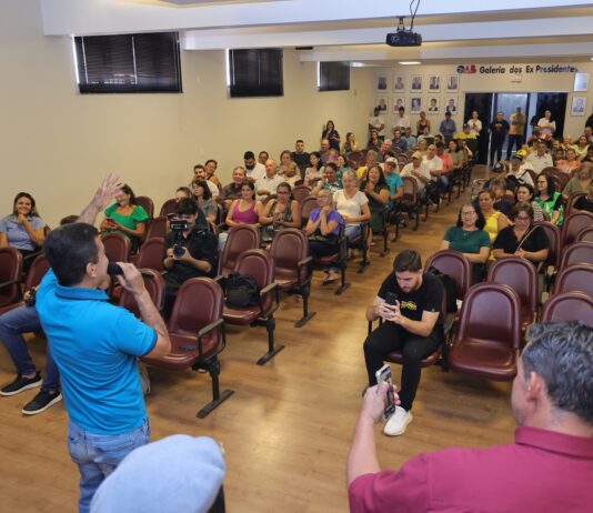 HABITAÇÃO: 130 famílias recebem títulos de propriedade em Dourados; programa que garante moradia digna é lançado