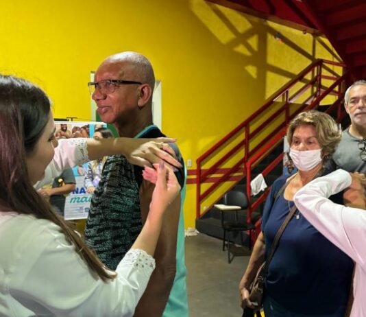 Dia da Saúde: campo-grandenses aderem ao drive da vacinação e impulsionam imunização contra a Influenza