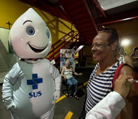 CAMPO GRANDE: Drive-thru da SES ultrapassa 7 mil doses aplicadas e segue com plantão até quinta-feira