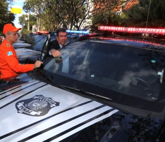 Governo de MS entrega viaturas e equipamentos para combate aos incêndios no Pantanal e Polícia Penal