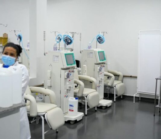 Com centenas de máquinas em 4 macrorregiões, MS regionaliza hemodiálise e aproxima atendimento dos pacientes