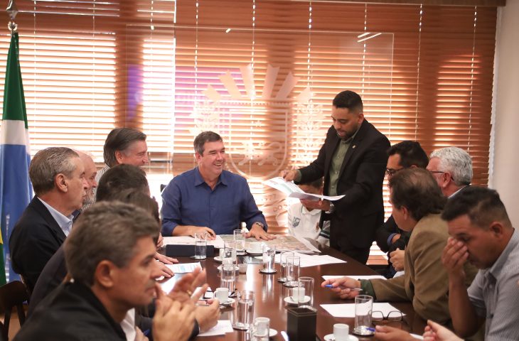 Municipalismo-Reuniao-com-Antonio-Joao-Foto-Alvaro-Rezende-8-730x480