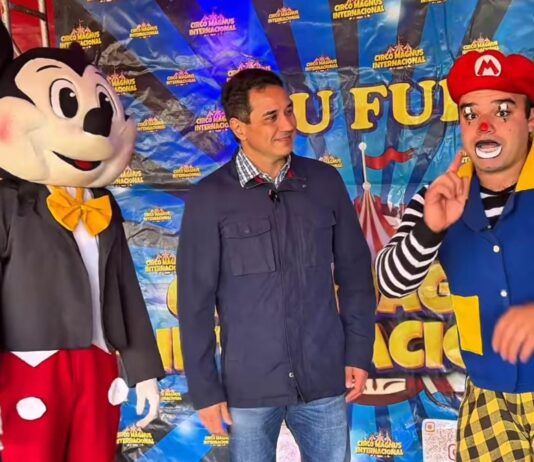 Prefeito Rodrigo Sacuno e amigos levam crianças ao Circo para curtirem momentos de alegria