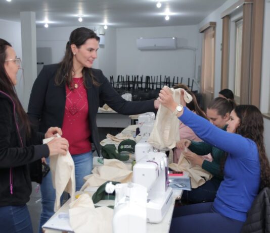 NAVIRAÍ: Prefeitura conclui Curso de Corte e Costura e qualifica novas oportunidades