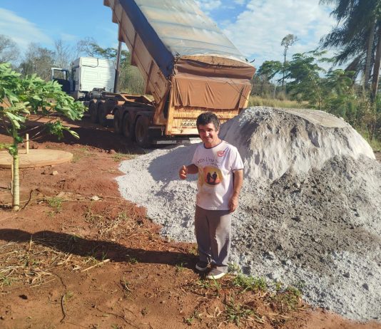 ITAQUIRAÍ: Prefeitura entrega 495 toneladas de calcário a produtores da agricultura familiar
