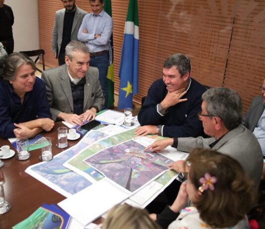 PORTO MURTINHO apresenta carteira de obras de infraestrutura em reunião na Governadoria