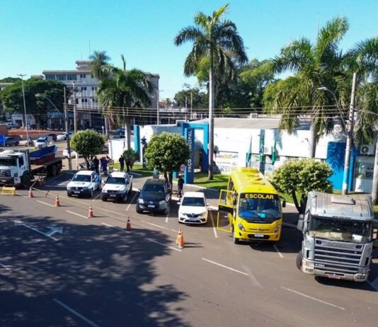 Rodrigo Sacuno entrega às gerências veículos conquistados junto a órgãos federais e estaduais