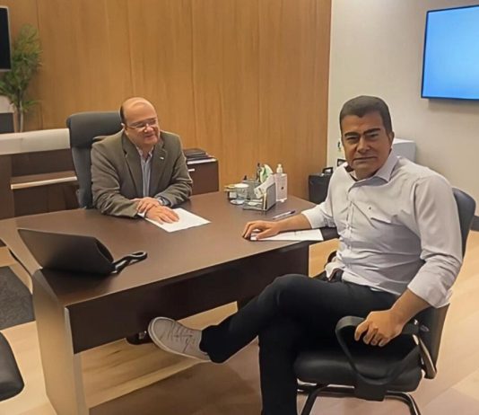 Marçal Filho se reúne com governador para cobrar aumento de repasses para o Hospital da Vida