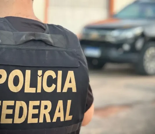 Funcionários e ex-funcionários da Caixa são alvos de operação da PF