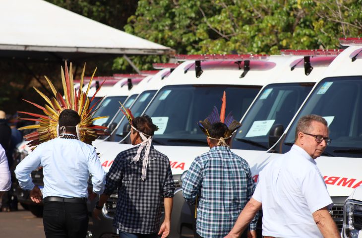 Entrega-ambulancias-Foto-Alvaro-Rezende4-730x480