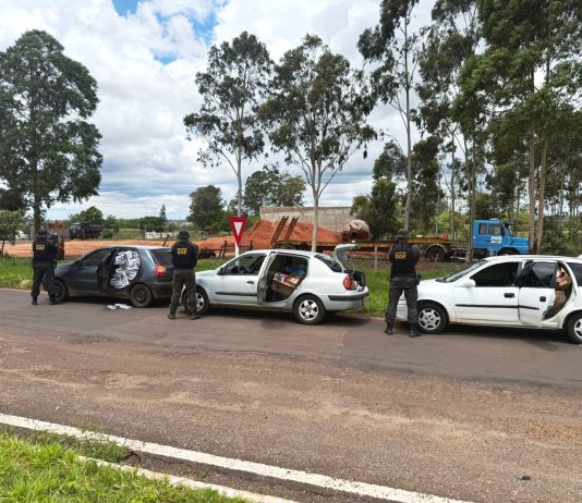 CONTRABANDO e DESCAMINHO: 3 carros carregados com mais de R$ 440 mil em materiais de origem paraguaia são apreendidos