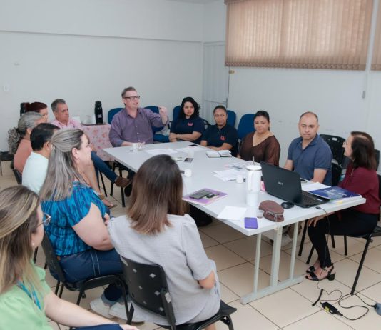 NAVIRAI empossa membros do Conselho Municipal de Educação
