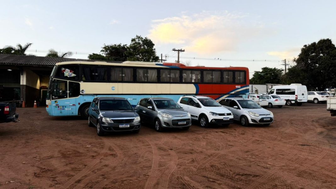 prefeitura-de-navirai-recebe-veiculos-e-pneus-da-receita-federal-2025-2
