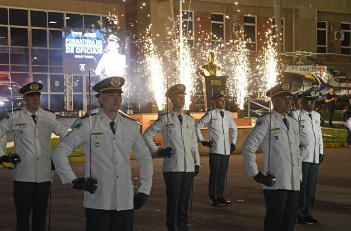 Formatura-Militar-do-3°-Curso-de-Formacao-de-Oficiais-da-PM-Foto-Bruno-Rezende-14-730x480