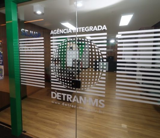 Governo de MS amplia modelo integrado de agência que une serviços do Detran e emissão do novo RG