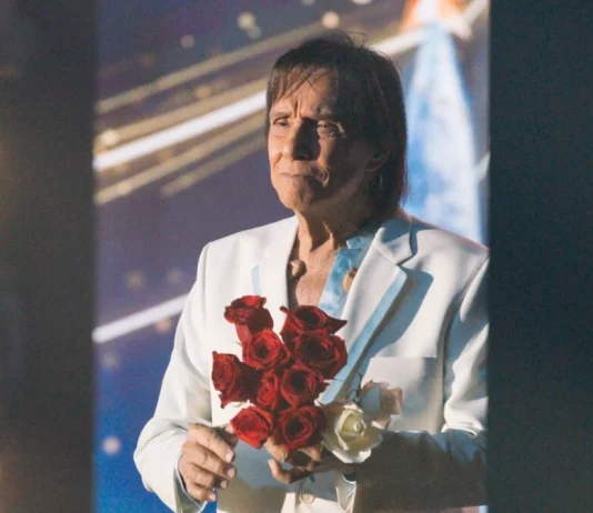 Roberto Carlos sofre acidente durante gravação de clipe