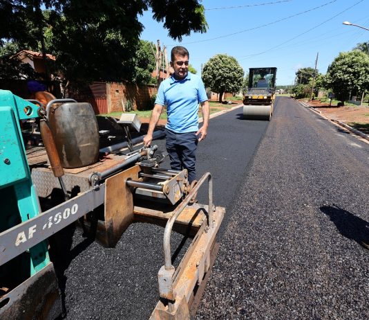 DOURADOS avança com pavimentação asfáltica no bairro Altos do Indaiá
