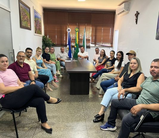 Prefeitura de Japorã capacita servidores para a implementação da Central de Compras