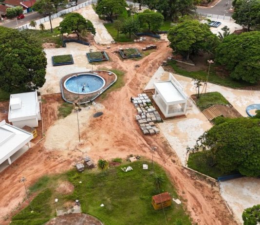 Com 80% das obras concluídas, Praça Santos Tomazelli deve ser uma das mais bonitas do Estado