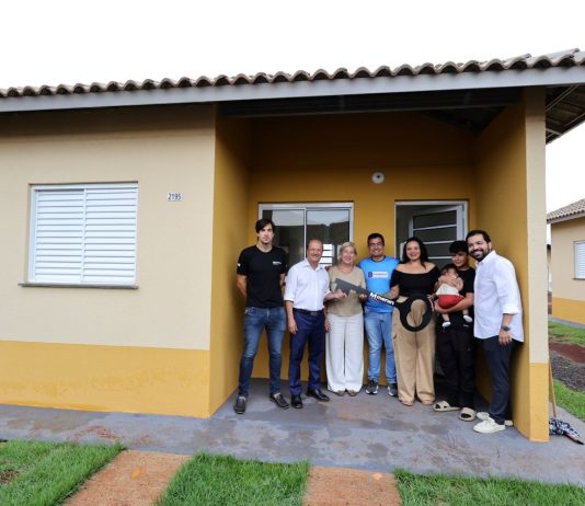 Autoridades destacam ações de redução do déficit habitacional em Dourados