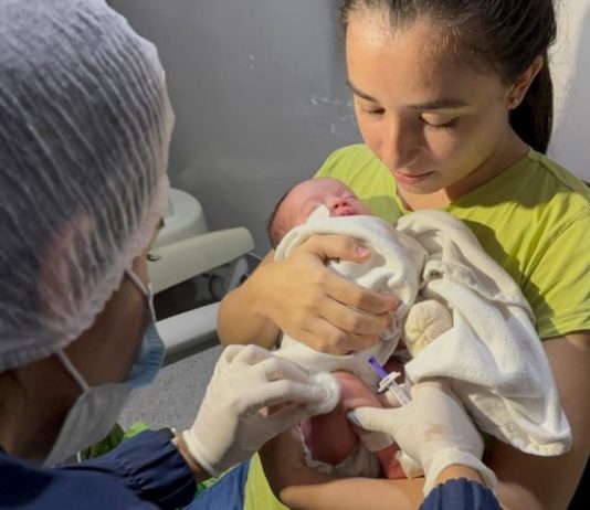 MS inicia vacinação contra bronquiolite em bebês prematuros e crianças com comorbidades