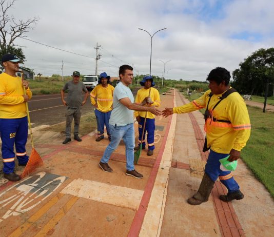 DOURADOS: em contato direto com a população, Marçal percorre bairros e vistoria serviços públicos