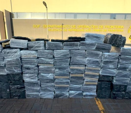 DOF apreende quase 2 mil kg de maconha escondidas em carga de óleo de soja