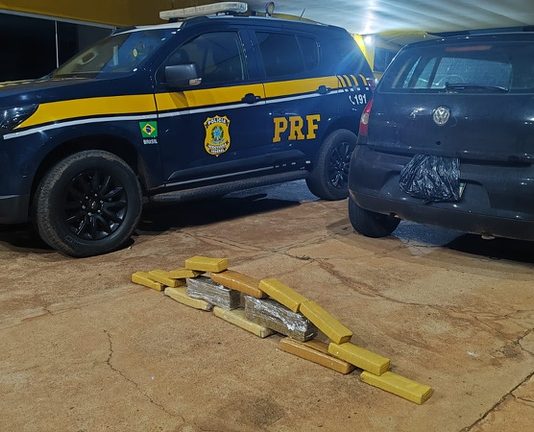 PRF apreende 14 Kg de maconha em Água Clara (MS)