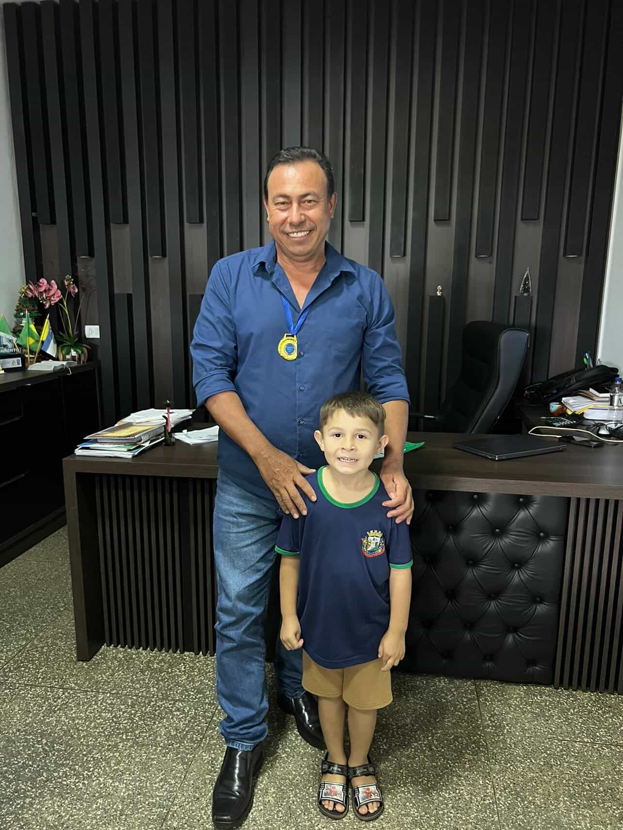 Japorã: Alunos do Pré II homenageiam e entrevistam Vitor Malaquias pelo Dia do Prefeito Japorã: Alunos do Pré II homenageiam e entrevistam Vitor Malaquias pelo Dia do Prefeito