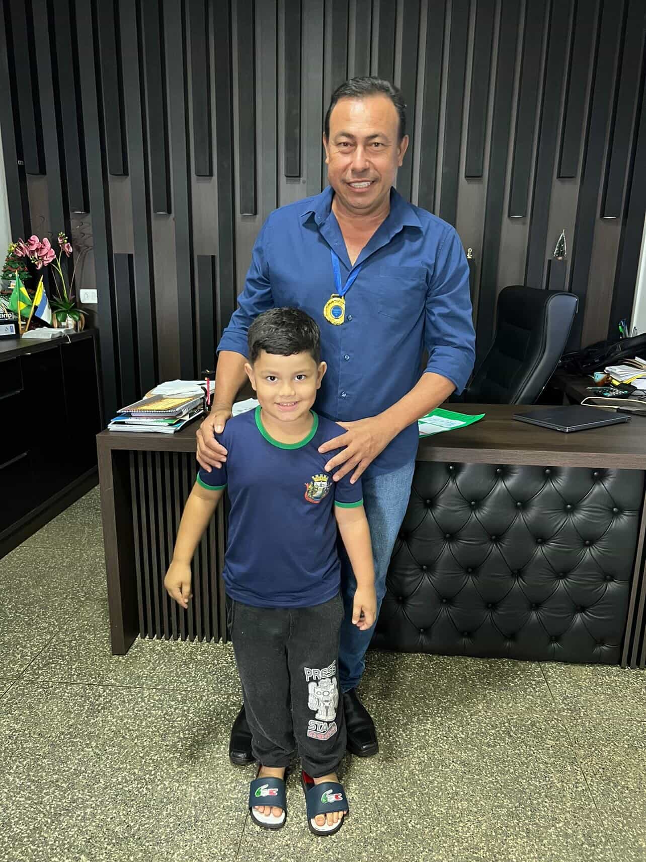 Japorã: Alunos do Pré II homenageiam e entrevistam Vitor Malaquias pelo Dia do Prefeito Japorã: Alunos do Pré II homenageiam e entrevistam Vitor Malaquias pelo Dia do Prefeito