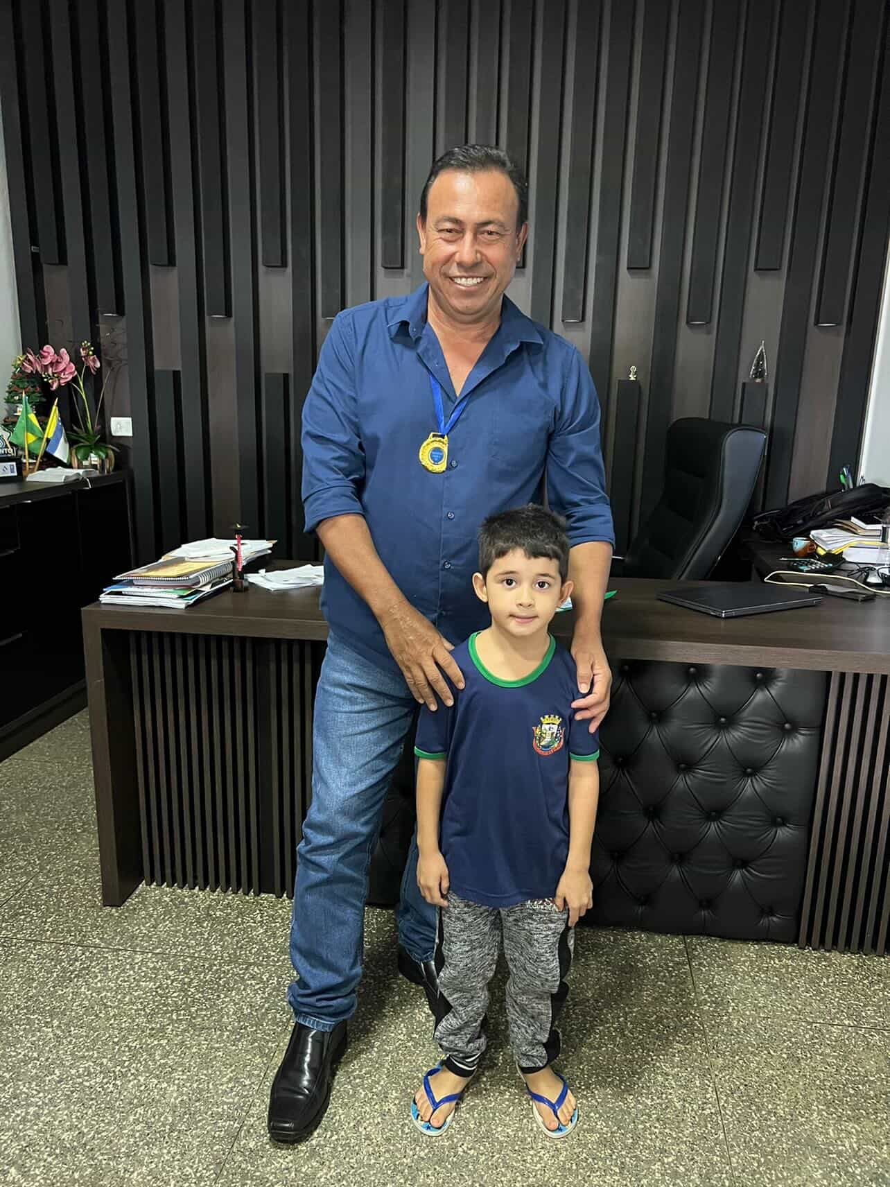 Japorã: Alunos do Pré II homenageiam e entrevistam Vitor Malaquias pelo Dia do Prefeito Japorã: Alunos do Pré II homenageiam e entrevistam Vitor Malaquias pelo Dia do Prefeito