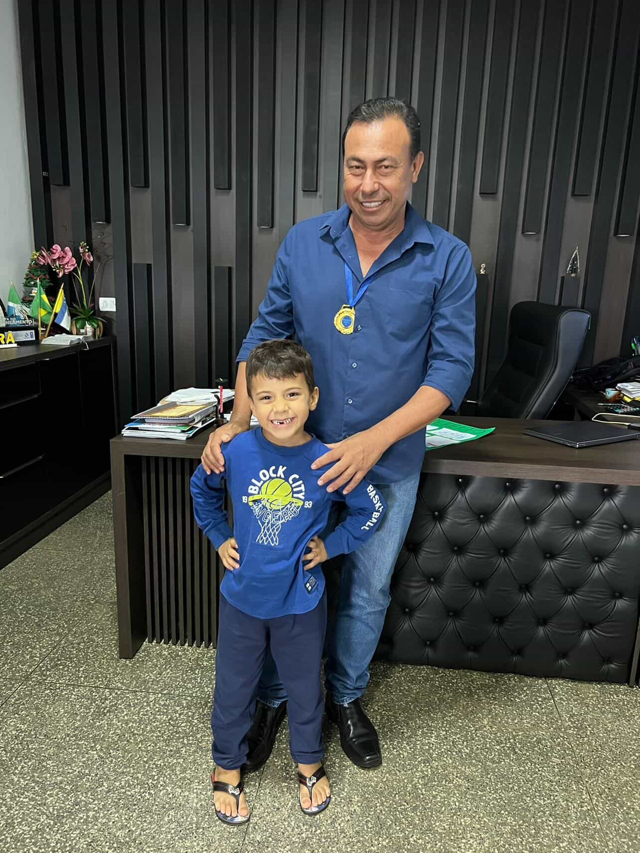 Japorã: Alunos do Pré II homenageiam e entrevistam Vitor Malaquias pelo Dia do Prefeito Japorã: Alunos do Pré II homenageiam e entrevistam Vitor Malaquias pelo Dia do Prefeito