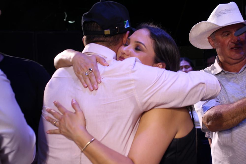 Japorã 34 anos: Malaquias entrega escrituras a empresários que investirão na agroindústria