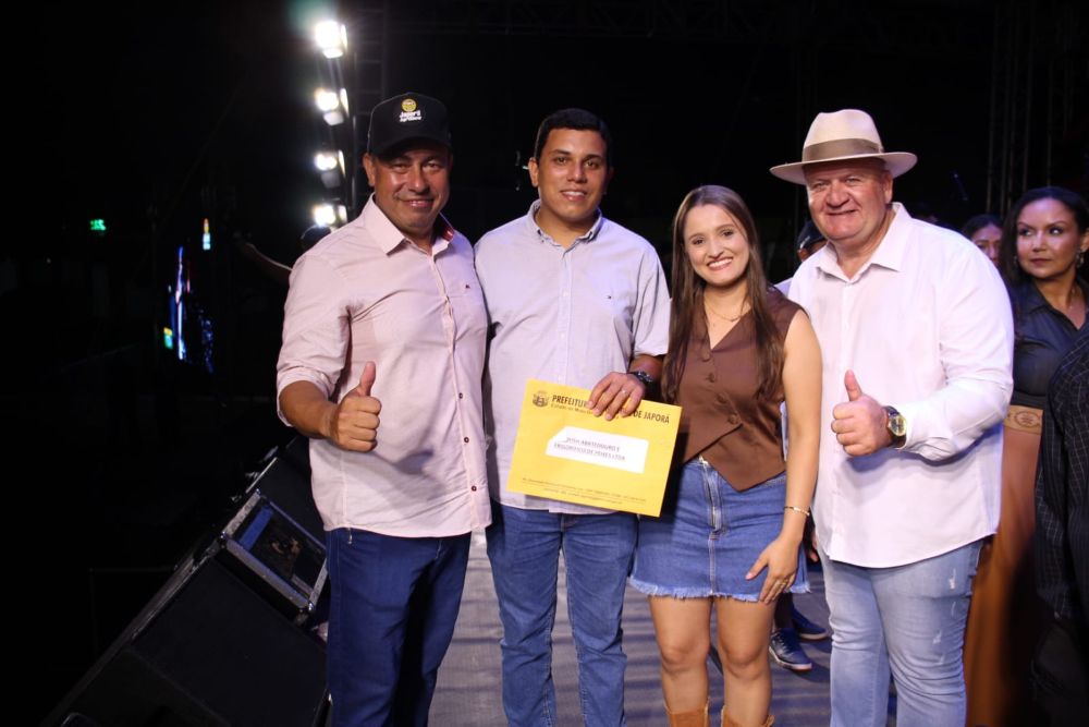 Japorã 34 anos: Malaquias entrega escrituras a empresários que investirão na agroindústria