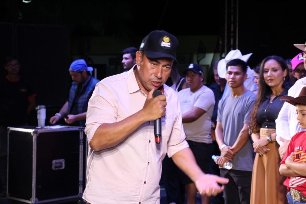 Japorã 34 anos: Malaquias entrega escrituras a empresários que investirão na agroindústria