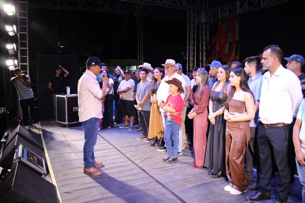 Japorã 34 anos: Malaquias entrega escrituras a empresários que investirão na agroindústria